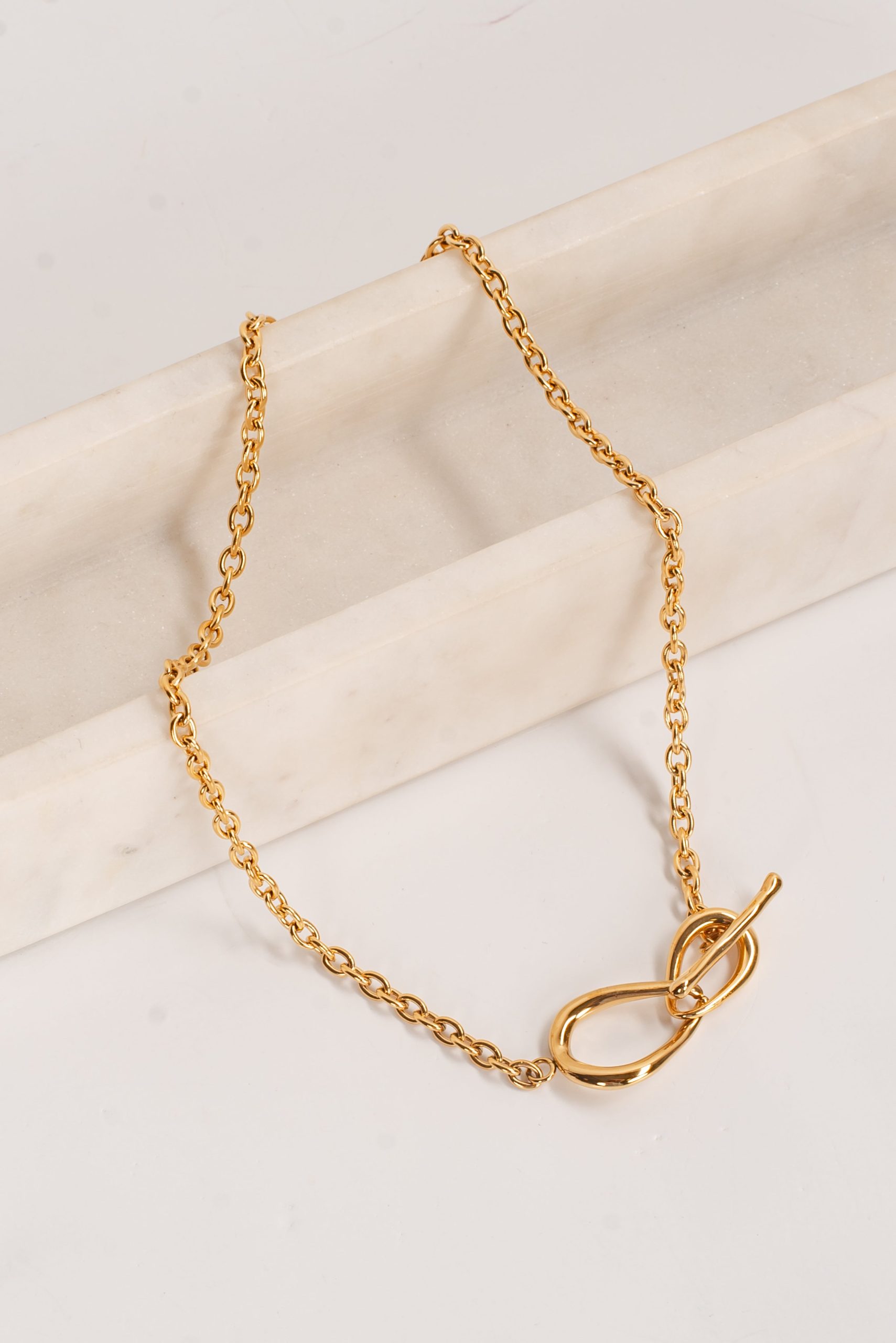shopdressup_gold_chain_necklace_e3adad73-34fd-4306-999f-56fdd2450277.jpg